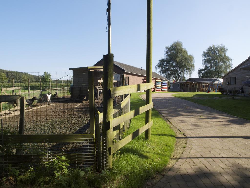 Holiday Home Ossa Basecamp Sint Odiliënberg Rom bilde